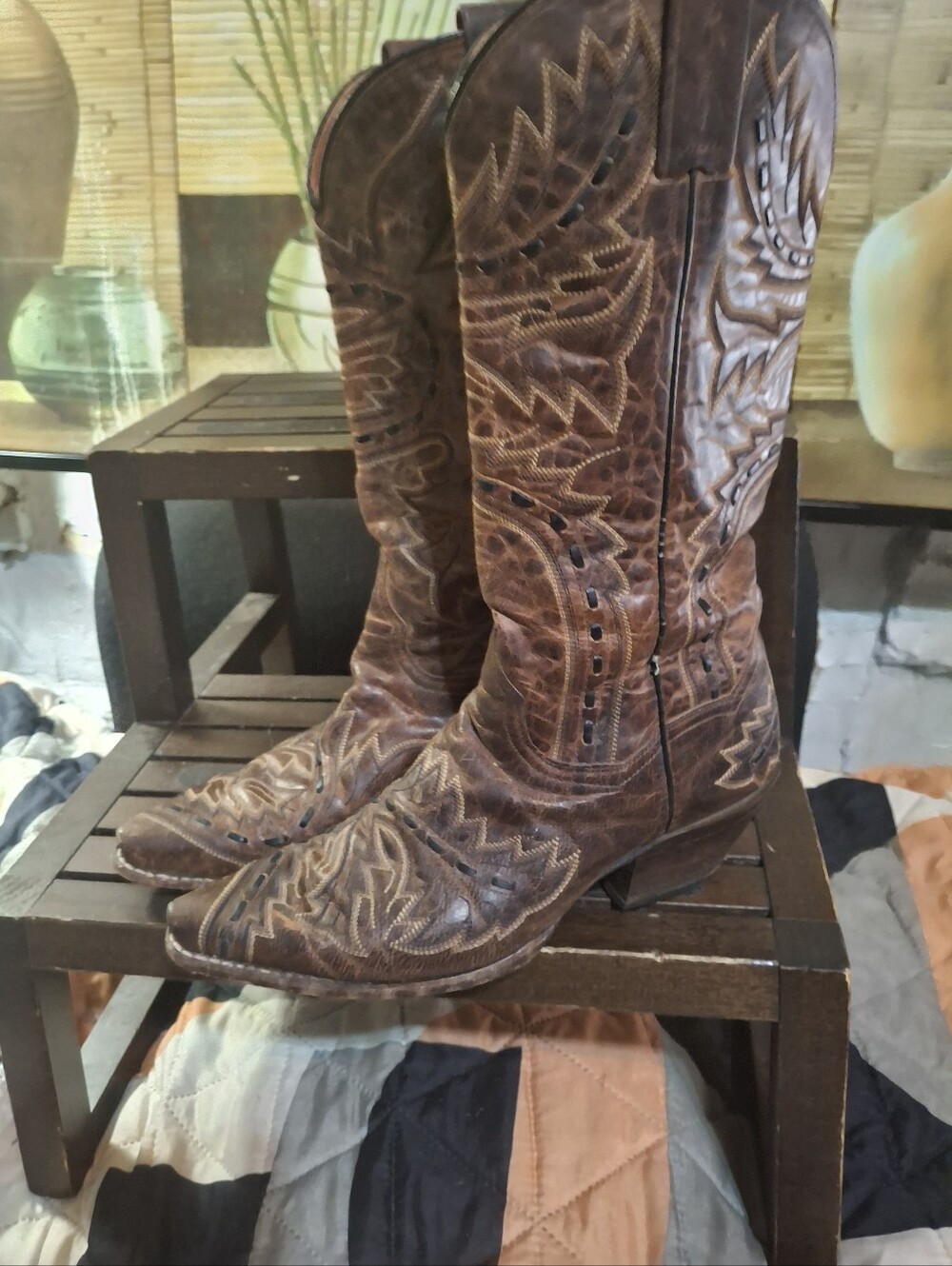 Brown Women's Embroidered Cowboy Boots